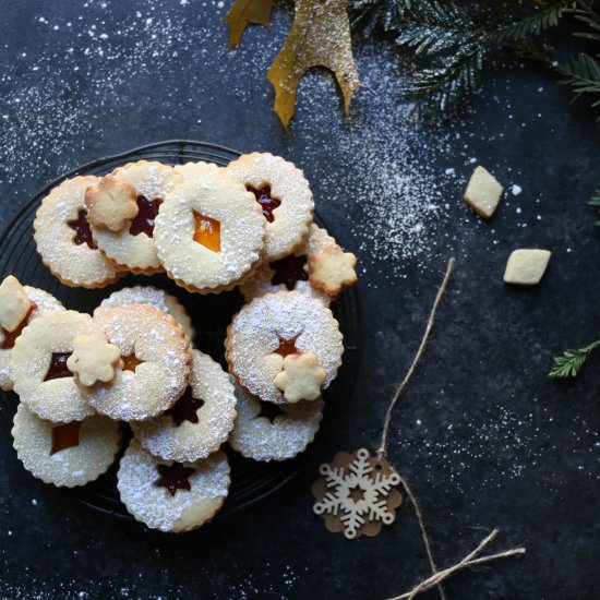 Cashew Lintzer Cookies - Recipe photo by foodfashionparty