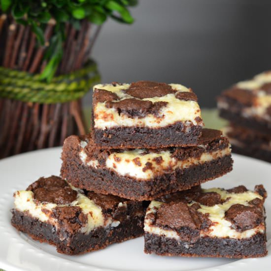 Black & White Cheesecake Bars - Recipe photo by jessfuel