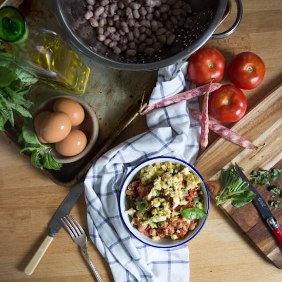 Borlotti beans in tomato sauce - Recipe photo by ImmigrantsTable
