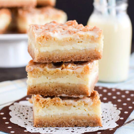Eggnog Cheesecake Crumble Bars - Recipe photo by BruCrewLife