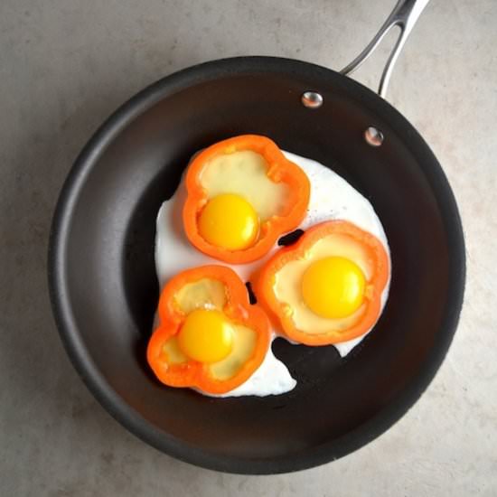 Egg in a Pepper - Recipe photo by twothirdscup