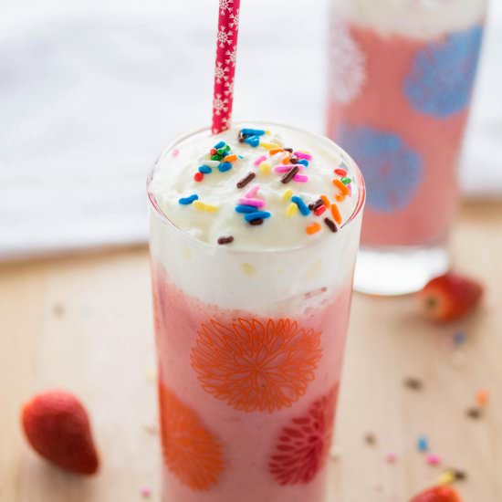 Dessert Strawberry Smoothie - Recipe photo by easybabymeals