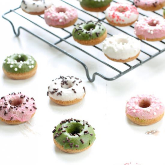Healhty(ish) Baked Donuts - Recipe photo by simplysissom