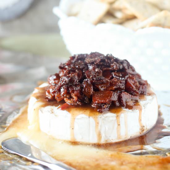 Candied Bacon Baked Brie - Recipe photo by blackberrybabe