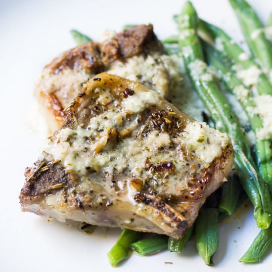 Lamb Chops with Béarnaise Sauce - Recipe photo by monpetitfour