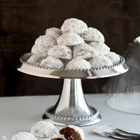 Minty Cocoa Snowballs - Recipe photo by The Merchant Baker