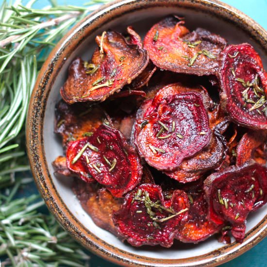 Rosemary Beet Chips - Recipe photo by seeksatiation