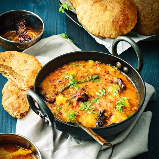 Dubki Wale Aloo - Recipe photo by cubesnjuliennes