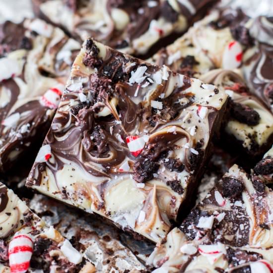 Peppermint Oreo Bark - Recipe photo by a latte food