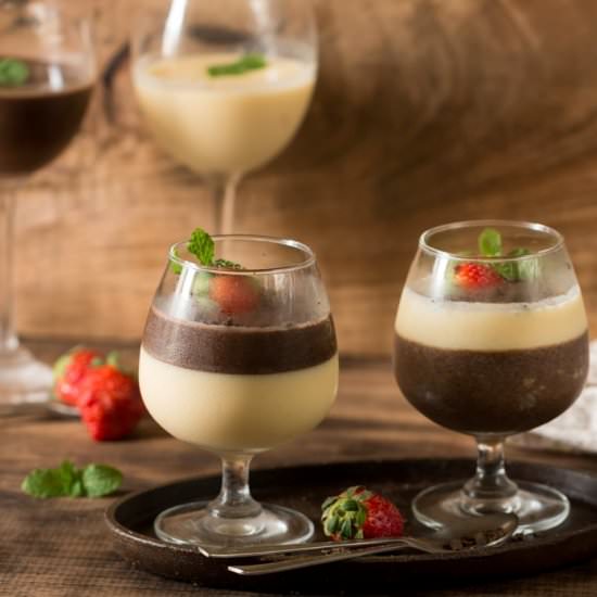 Chocolate and Vanilla Panna Cotta - Recipe photo by currytrail