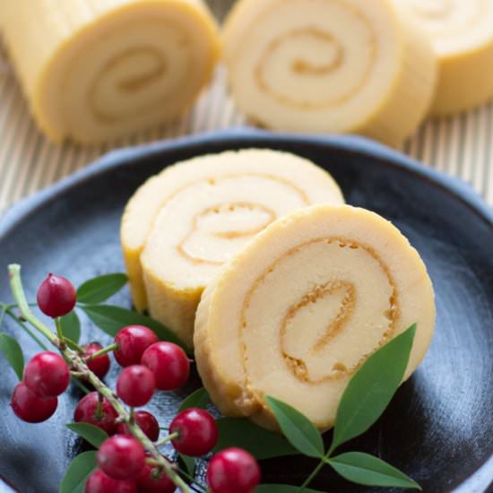 Datemaki (Japanese Rolled Omelette) - Recipe photo by Chopstick Chronicles