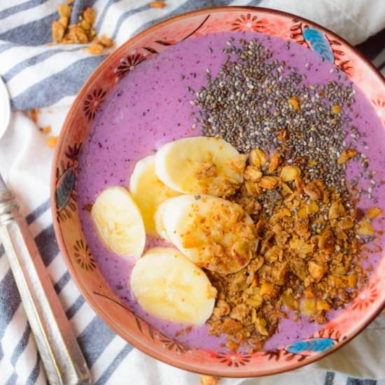 Banana Berry Almond Butter Smoothie - Recipe photo by The Nutritious Kitchen