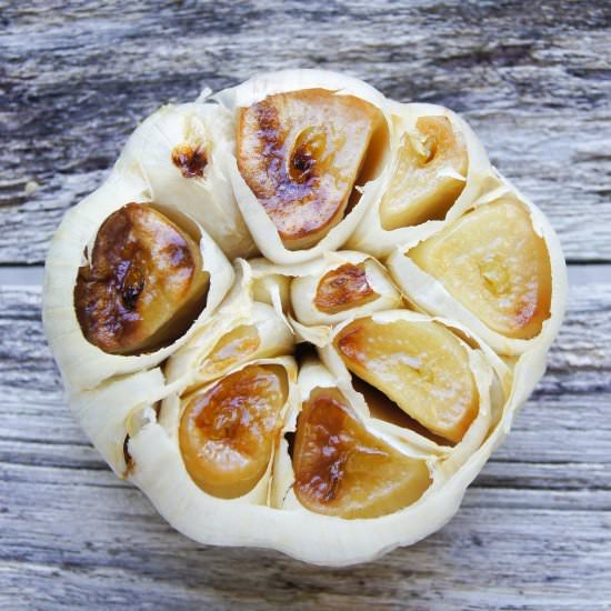 How to roast garlic - Recipe photo by GarlicMatters