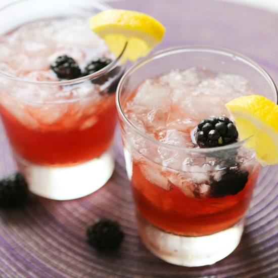 Pink Lily Cocktail - Recipe photo by pipandebby