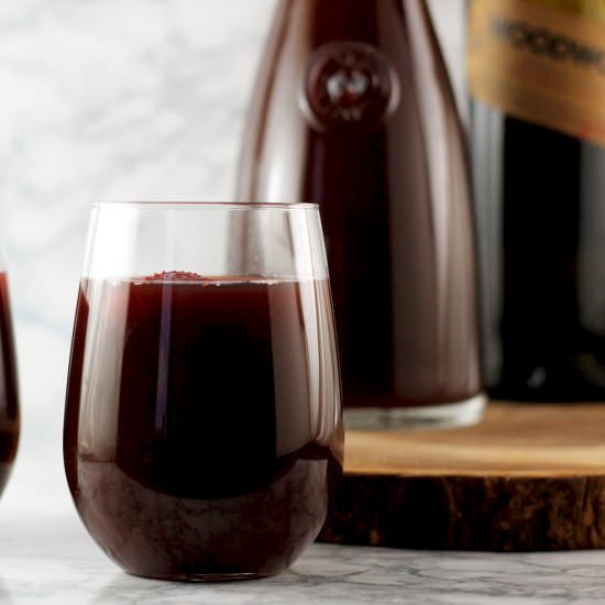 Sparkling Red Sangria - Recipe photo by Lipglosscrayons
