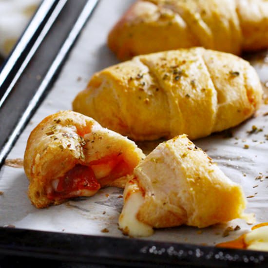 Garlic Pizza Crescent Rolls - Recipe photo by portandfin