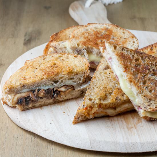 3 Deluxe Cheeses - Recipe photo by ohmydish