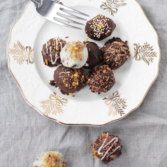 Oreo Truffles - Recipe photo by gatheredthreads