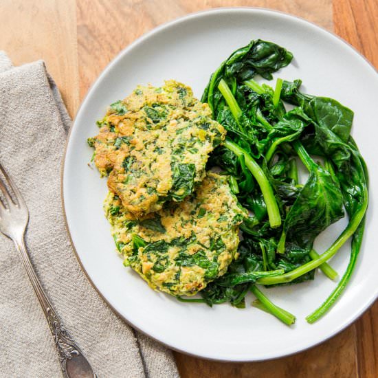 Simple Salmon Cakes - Recipe photo by thegantzery