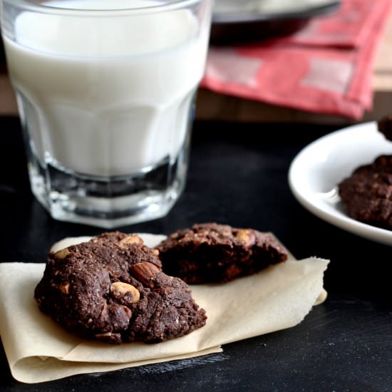 Vegan Chocolate Almond Cookies - Recipe photo by mysecondbreakfast
