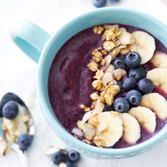 Berry Smoothie Bowl - Recipe photo by a latte food