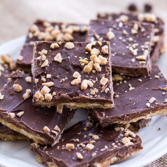 5-ingredient Cracker Toffee - Recipe photo by a latte food