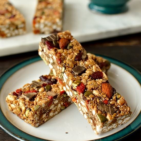 No-Bake Superfood Granola Bars - Recipe photo by Domestic Gothess