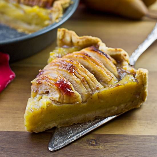 Vegan Pear Custard Pie - Recipe photo by veganlovlie