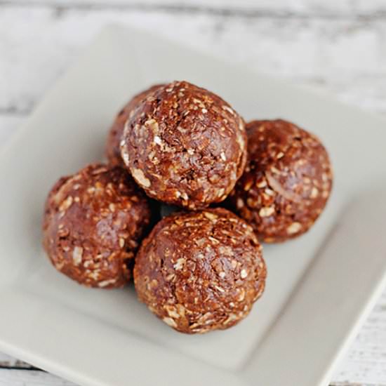 No Bake Chocolate Energy Bites - Recipe photo by sunnysweetdays