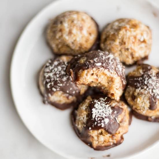 No-Bake Samoa Macaroons - Recipe photo by fooduzzi