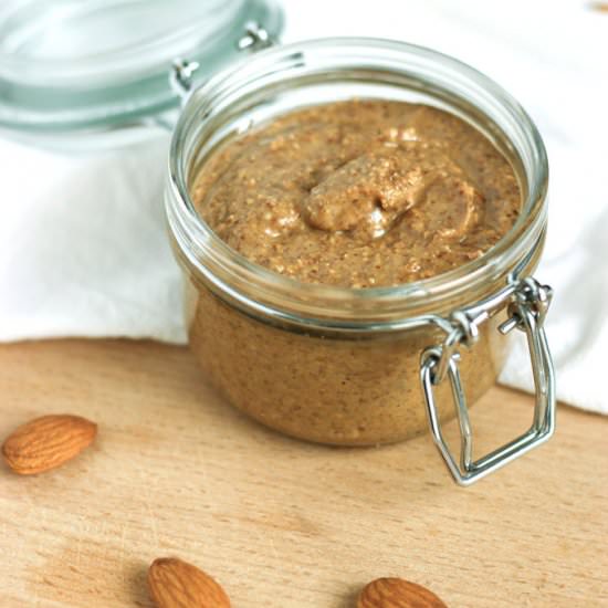 Almond Butter - Recipe photo by chloemoir_nutrition