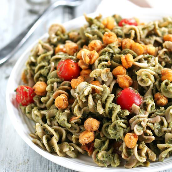 Avocado Pesto Pasta with Chickpeas - Recipe photo by emilieeats