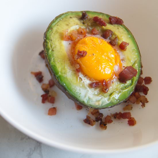 Avocado Egg (in German) - Recipe photo by yellowgirl