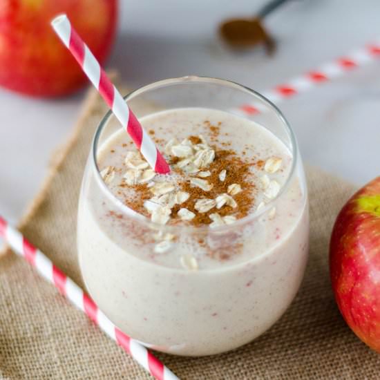 Healthy Apple Pie Smoothie - Recipe photo by freshaprilflours