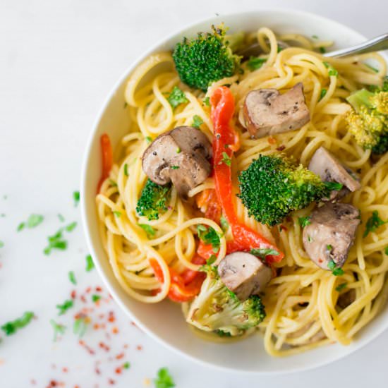 Creamy Lemon Hummus Pasta - Recipe photo by fooduzzi