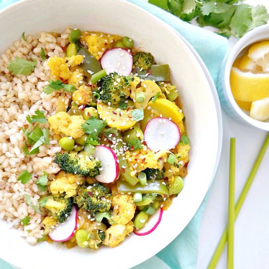 Easy Vegan Coconut Curry - Recipe photo by TheGlowingFridge