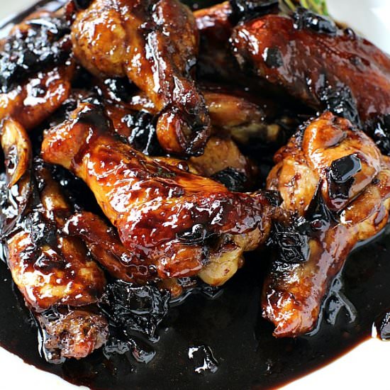 Sticky Red Wine Glazed Wings - Recipe photo by peasandpeonies