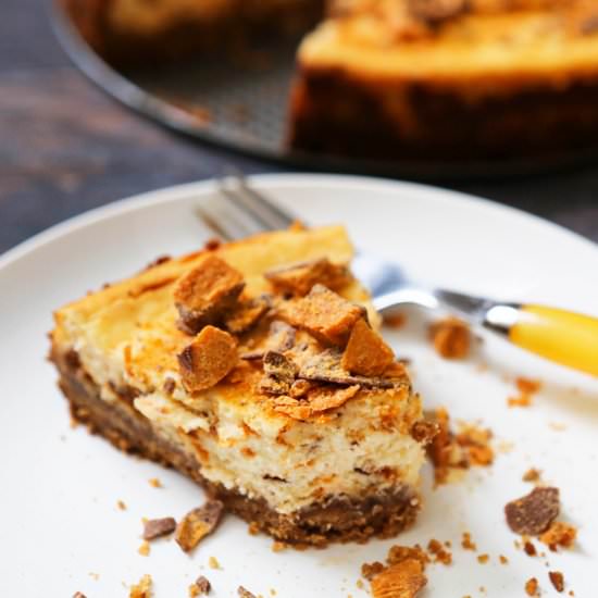 Butterfinger Cheesecake - Recipe photo by pipandebby