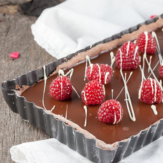 Chocolate tart with raspberries - Recipe photo by ohmydish