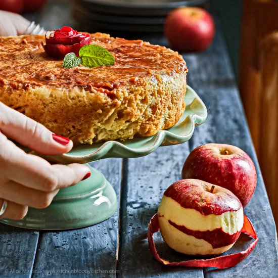 Vegan upside-down apple cake - Recipe photo by Azabel
