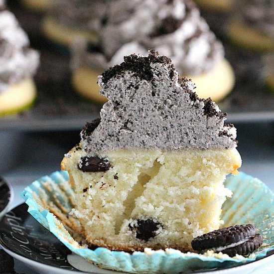 Mint Chocolate Chip Oreo Cupcakes - Recipe photo by peasandpeonies