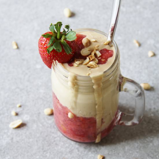 Healthy PB & 'Jelly' Smoothie - Recipe photo by Beela