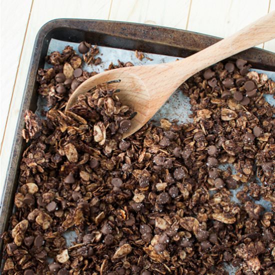 Chocolate Almond Granola - Recipe photo by crumbkitchen