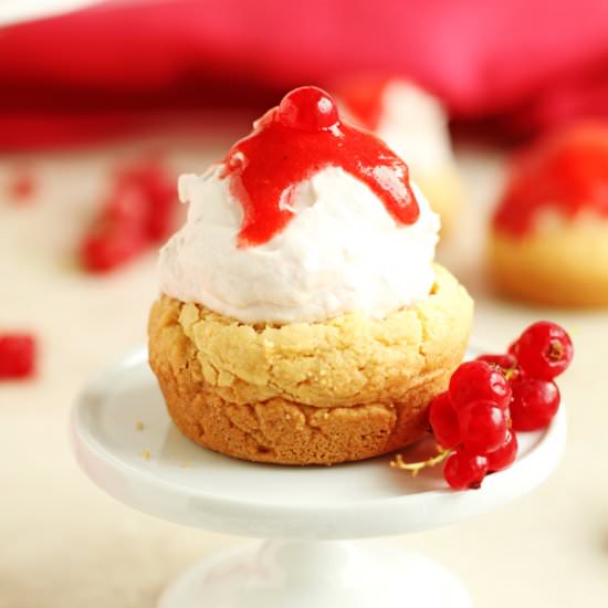 Strawberries & Cream Cookie Cups - Recipe photo by ilonaspassion