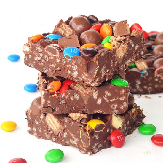 Candy Crunch Chocolate Bar - Recipe photo by Sweetest Menu
