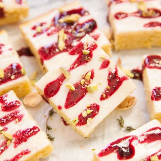 Lemon Thyme Brownies with Blueberry - Recipe photo by chocolatechipsntoffeebits