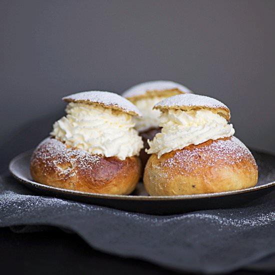 Semlor – Swedish Lent buns - Recipe photo by mondomulia