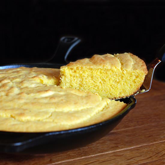 Old Fashioned Cornbread - Recipe photo by Circle B Kitchen