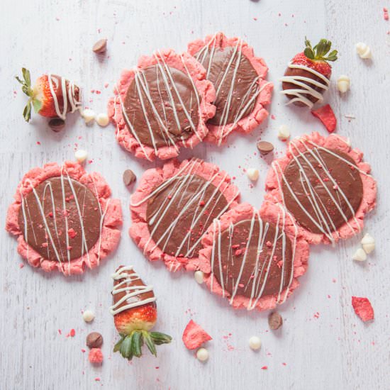 Chocolate Dipped Strawberry Cookies - Recipe photo by chocolatechipsntoffeebits