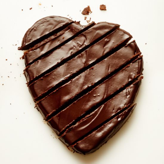 Dark Chocolate Heart Cake - Recipe photo by I bake he shoots